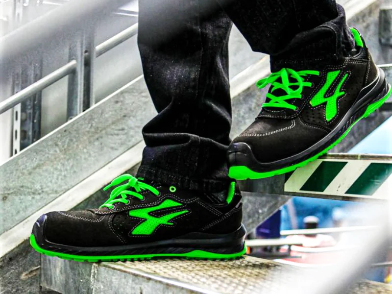 AdobeStock_1863794s731 scarpe-antinfortunistiche-comode-bologna