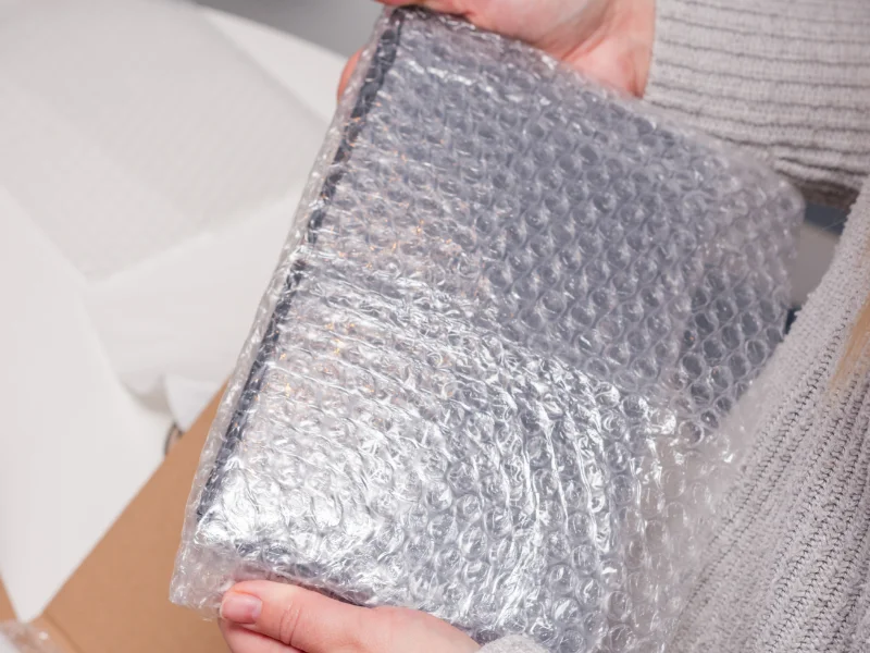 AdobeStock_1863794s731 nastri-e-materiale-per-imballaggio-professionale-modena